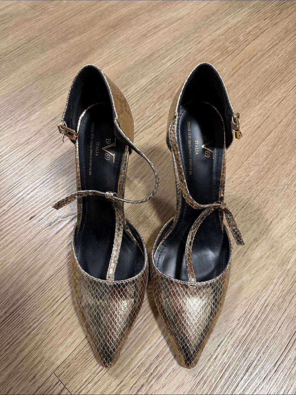 Versace Metallic Gold Snakeskin Pointed-Toe Mary Jane Heels size 9